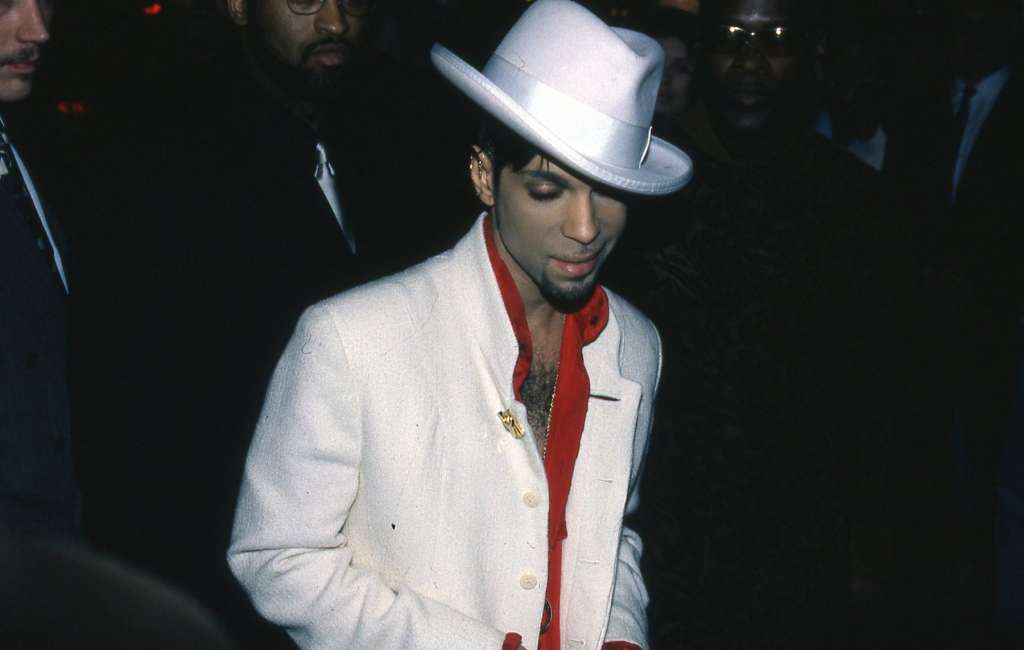 Prince Arrives At Life Café