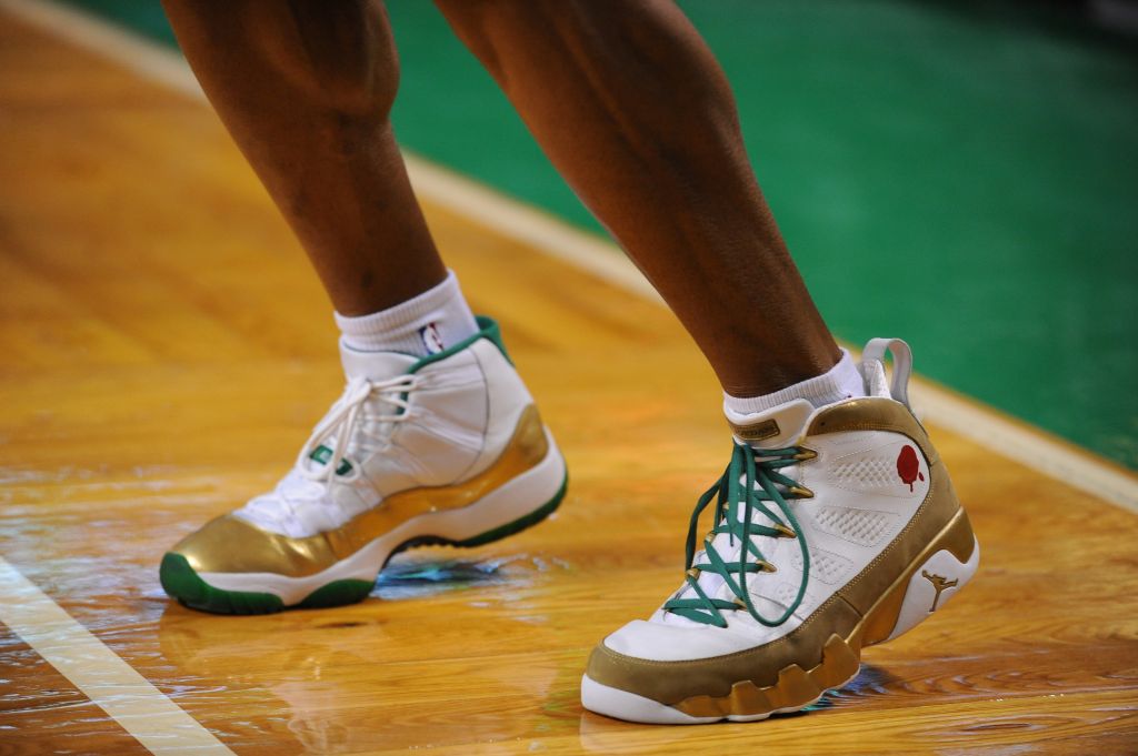 Los Angeles Lakers v Boston Celtics